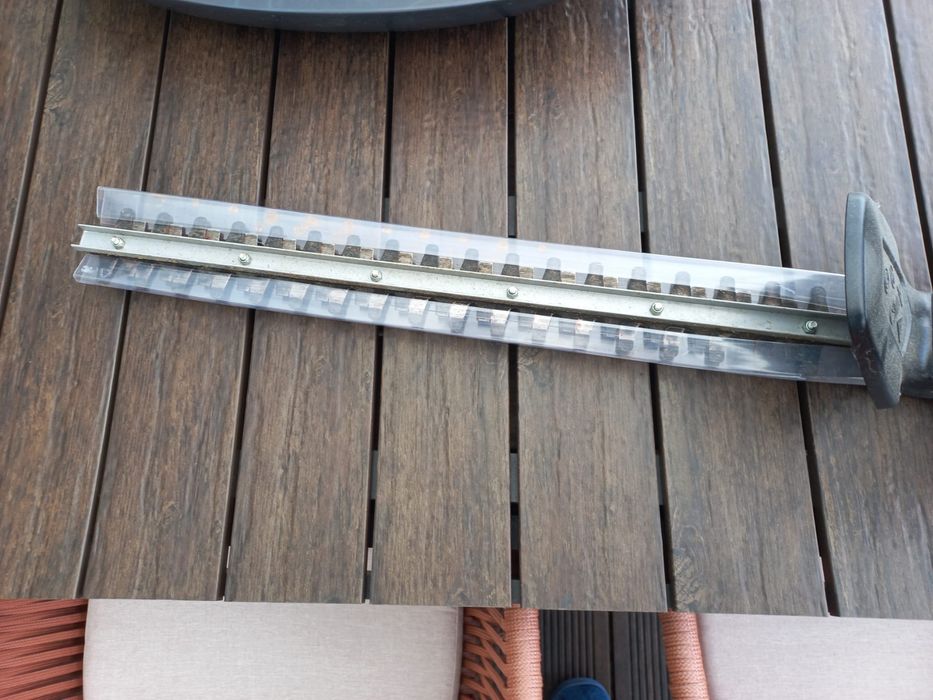 Corta-sebes elétrico STERWINS 650W