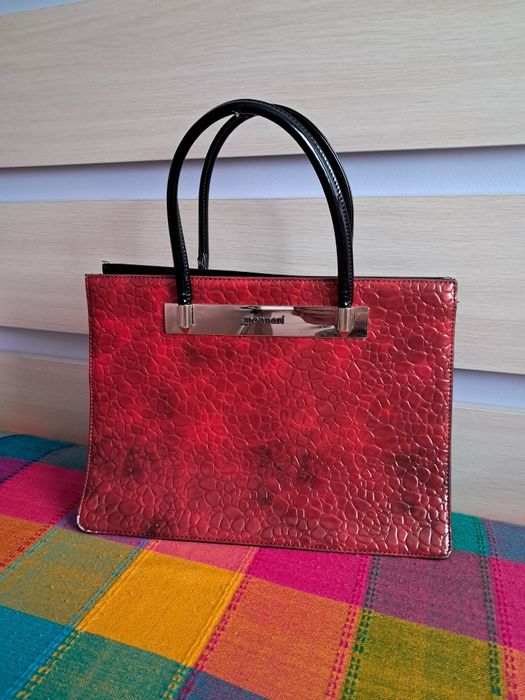 Elegancka lakierowana torba do ręki Monnari