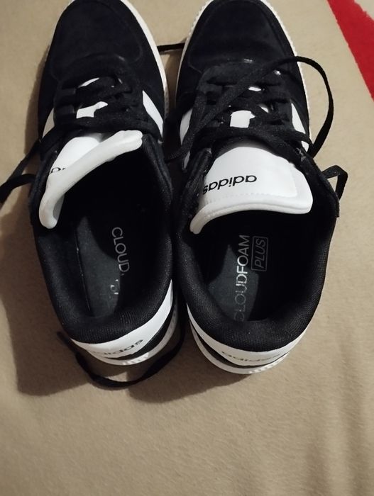 Buty sportowe damskie