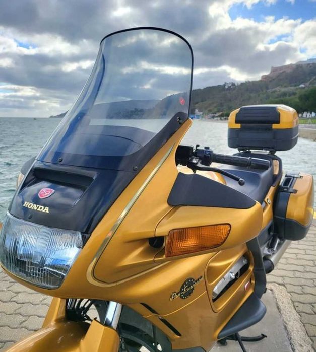 Honda ST1100 de 1999, 50th Anniversary Edition com 18 mil kms