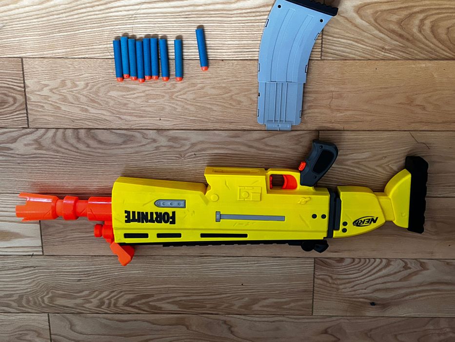 Nerf karabin maszynowy (scar) w edycji fortnite