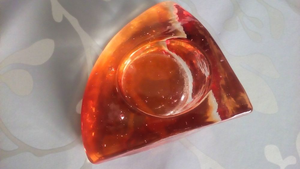 Em vidro colorido - Cinzeiro ou Castiçal? - quarto, sala, escritório