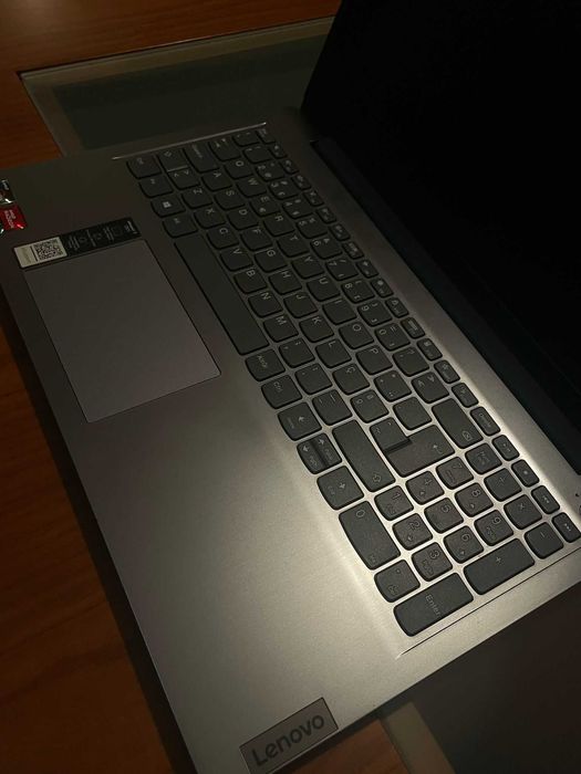 Portátil LENOVO Ideapad 3
