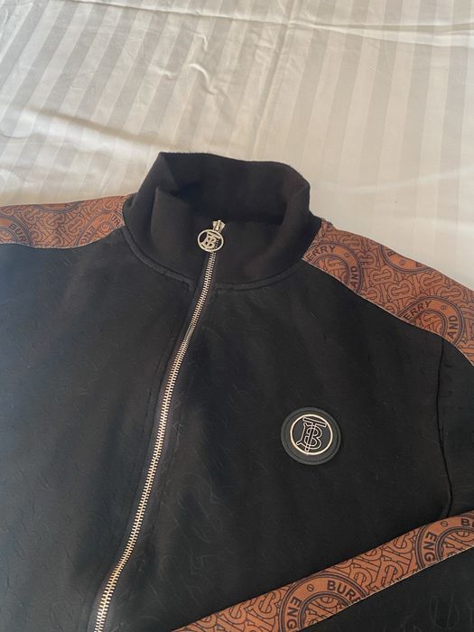 кофта Burberry..