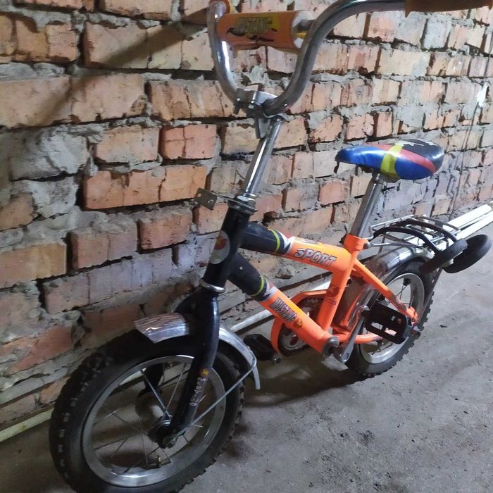 Велосипед дитячий,самокат.