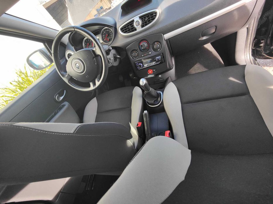 Renault Clio III Hatchback 16V 75 CV 2012