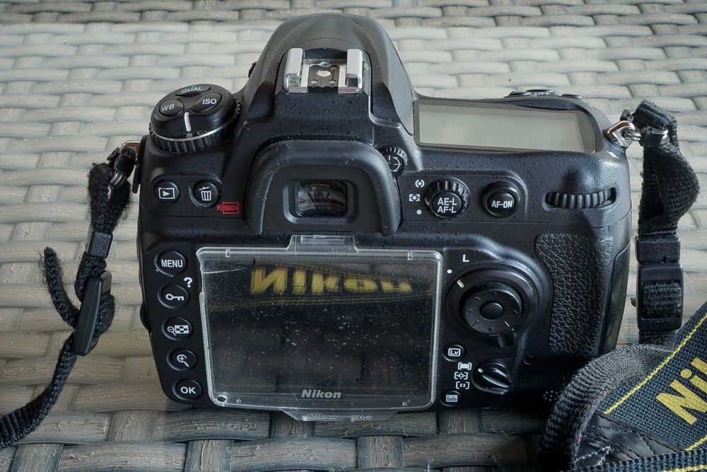 Vendo Nikon D300s com 78154 disparos - NOVO PREÇO: 200 eur