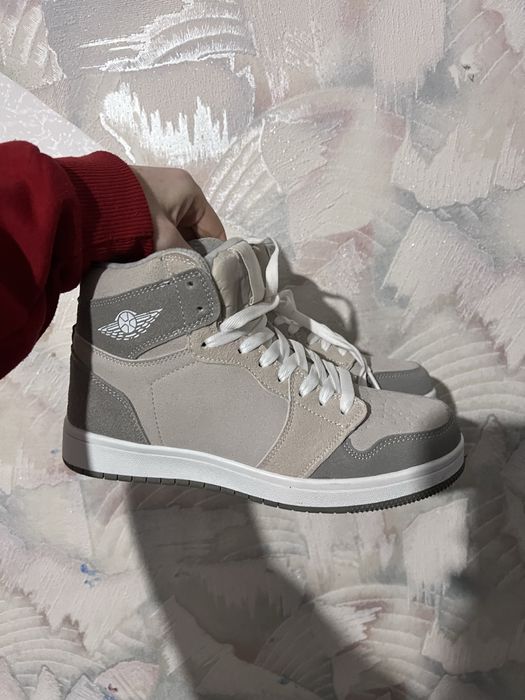 Зимові кросівки жіночі розмір 37,але на 24,5 см устилку