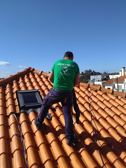 Obras . Telhados  pintura  pladur   esolamento   mosaico