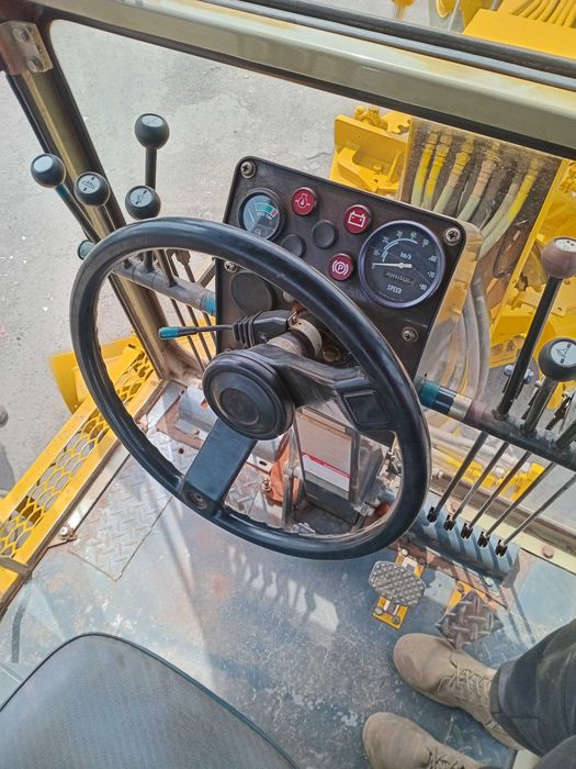 Автогрейдер Komatsu