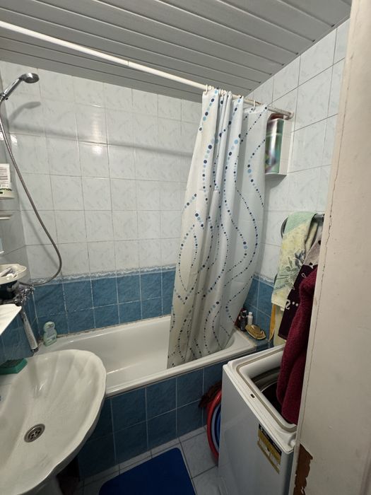 Трехкомнатная квартира на 40 лет в кирпичном доме. От хозяина