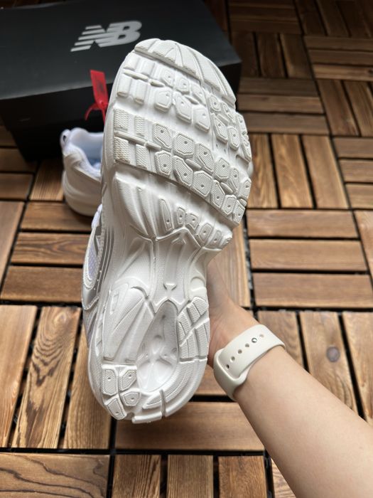Кросівки жіночі new balance 530 white білі нью беланс