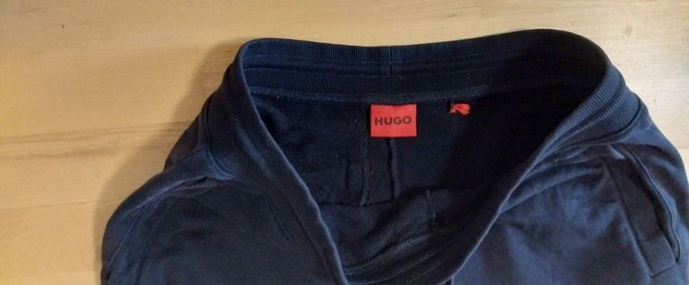 Продам Шорти Hugo Boss (оригінал) темно синiй  колip cotton  100%