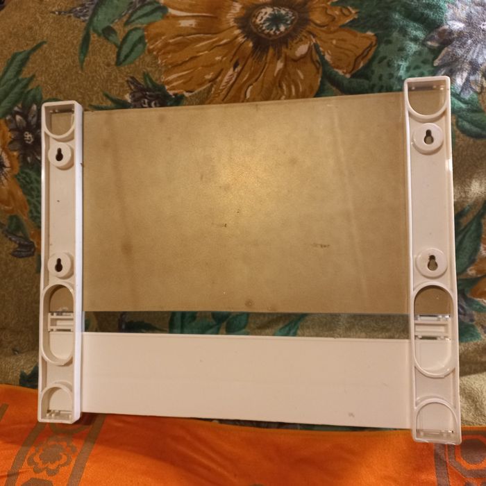 Полочка для принадлежностей