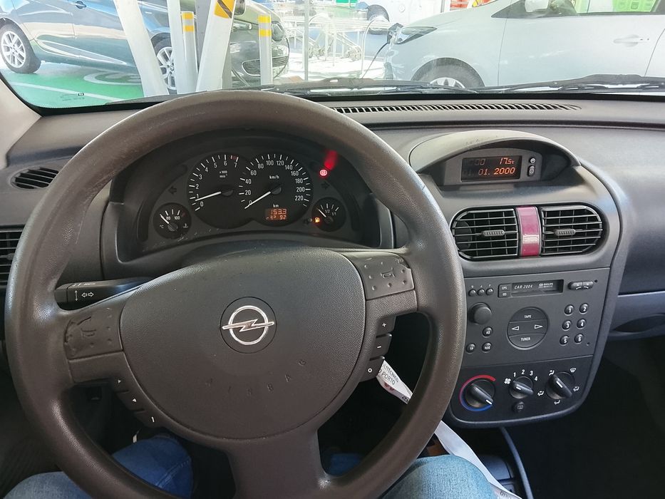 Opel Corsa 1.2 Confort ano 2001 impecável de mecânica