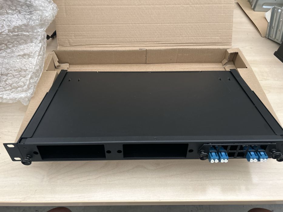 Panel światłowodowy 19” 1U Rack – patch panel LC Duplex, nowy