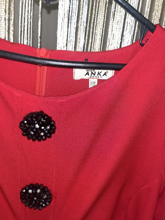 Сукня червона класична