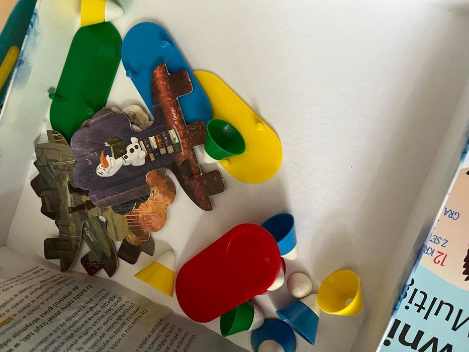 KRAINA LODU Skoczki dla dzieci TREFL planszowa gra zręcznościowa