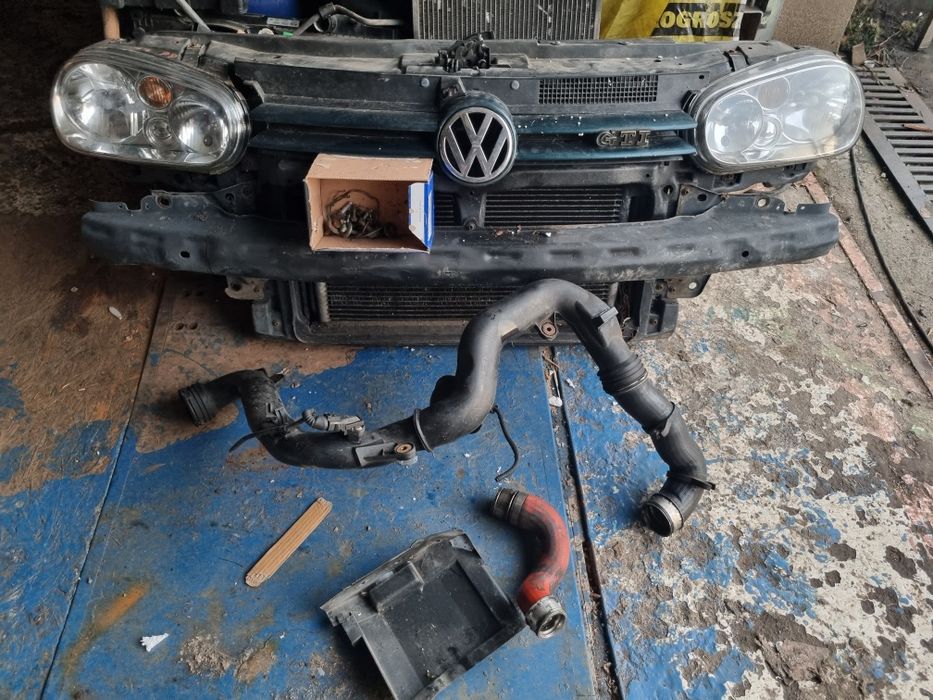VW Golf 4 IV GTI Maska Czarna Belka pod Zderzak Lampy Atrapa Chlodnice