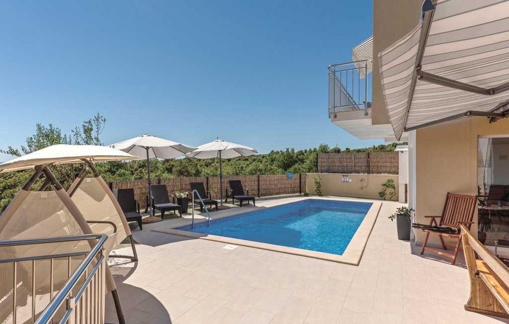 Wakacje 2026, Chorwacja, Rogoznica, dom dla 12 osób z basenem