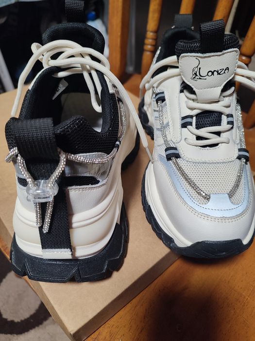 Продам новые кожаные кроссовки фирмы Lonza