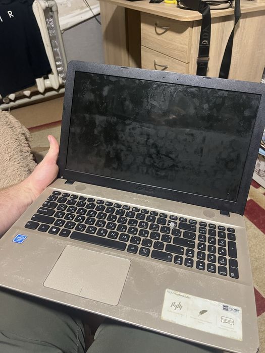 Продам ноутбук Asus на запчасти