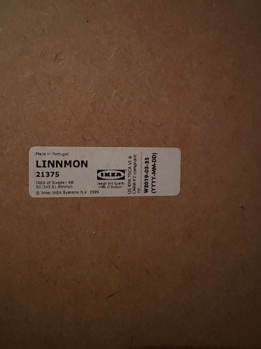 Mesa/secretaria branca - 120x60 cm / cadeiras pretas