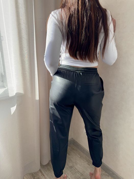 Джогери з еко шкіри Zara