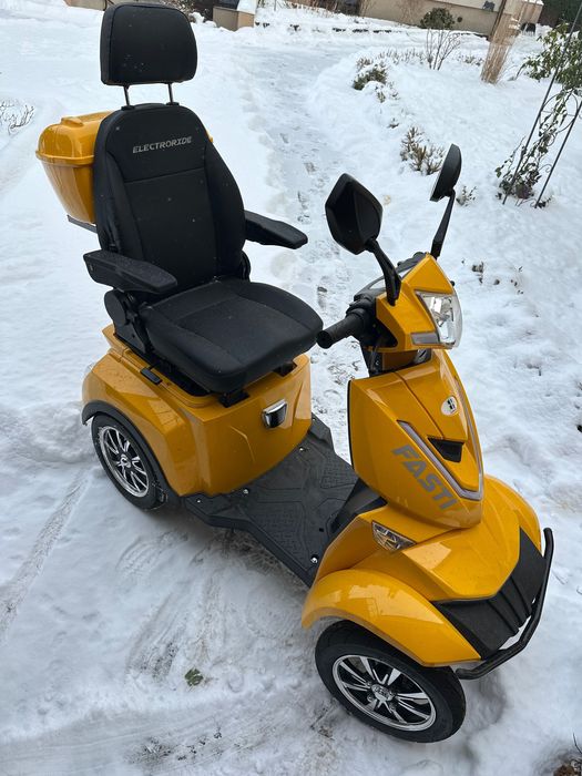 Skuter FASTI 4 MAX żółty czterokołowy