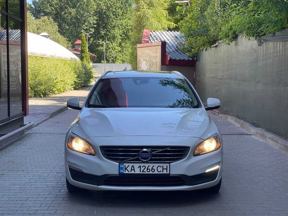 Volvo V60 2.0 бензин