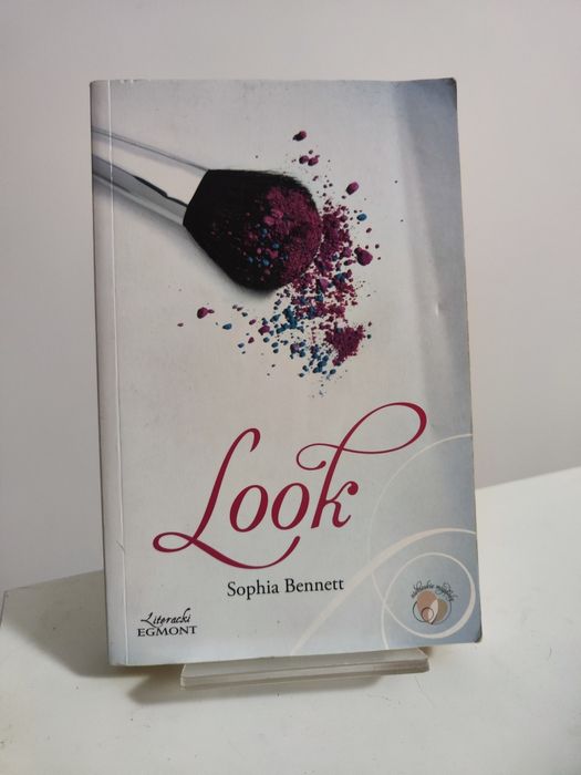 Look - Sophia Bennett x