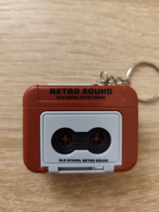 Stranger Things brelok magnetofon nowy