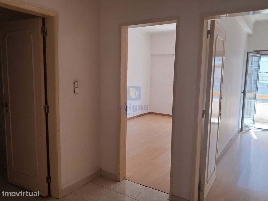Oportunidade única: apartamento T2 em Oeiras para investimento seguro