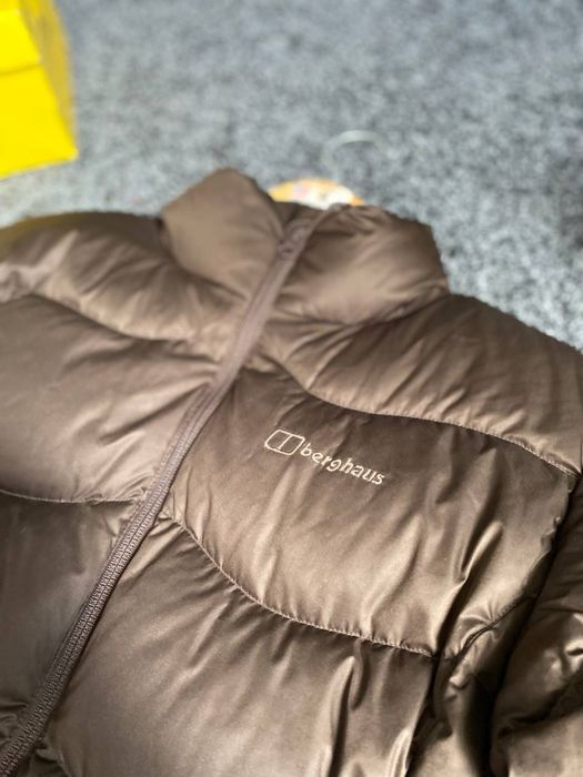 Пуховик berghaus коричневий р хс-с