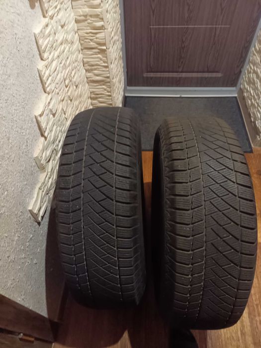 Шини зимові б/в 245/75 R16