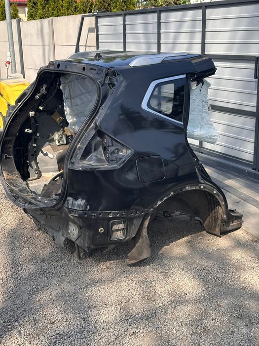 Błotnik prawy tyl nissa X-trail t32