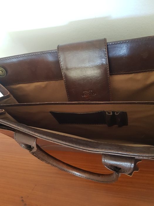 Pasta porta documentos - em pele castanha - baixa de preço