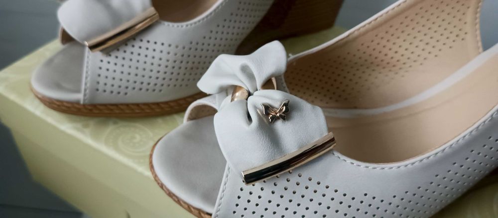 Nowe buty damskie sandałki 39