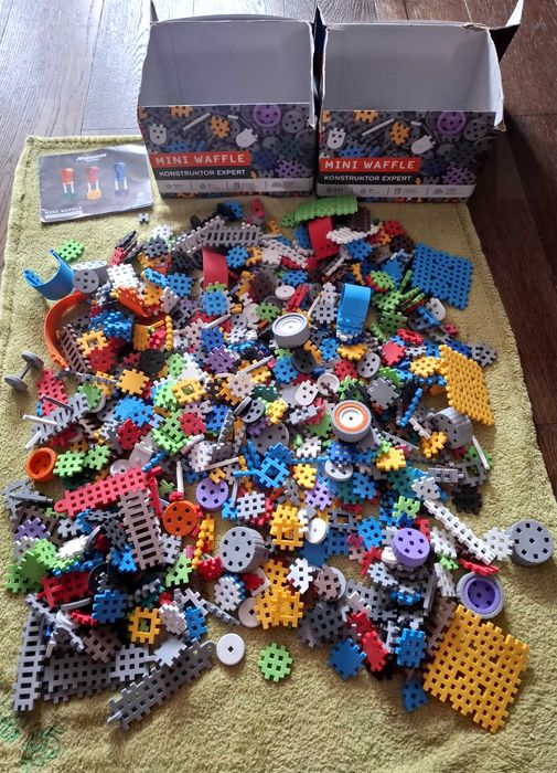 Mini Waffle Marioinex – klocki konstrukcyjne  ponad 900 elementów