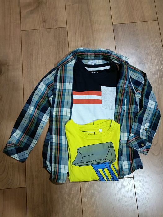 Conjunto: camisa + 2 T-shirts 4/5 anos