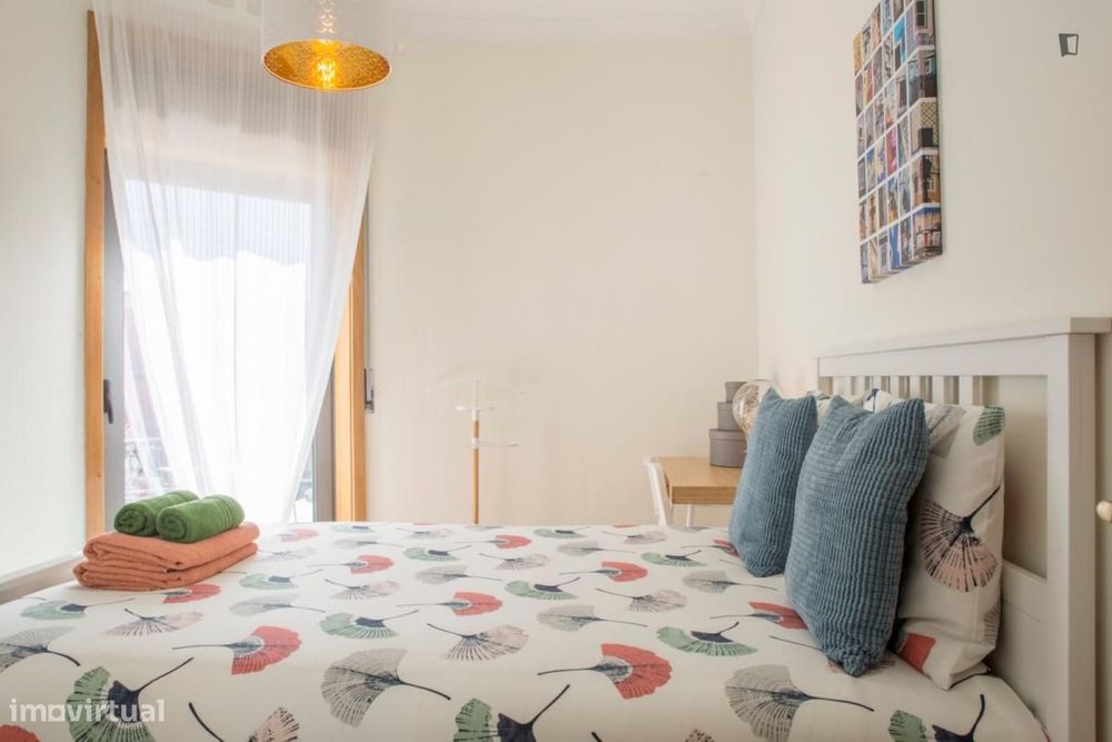 Quarto - localizado em Matosinhos Porto