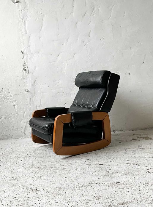Brutalistyczny fotel bujany skóra lata 60 70 vintage design