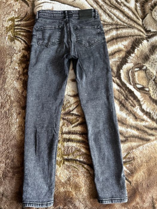 Жіночі джинси 27 розмір