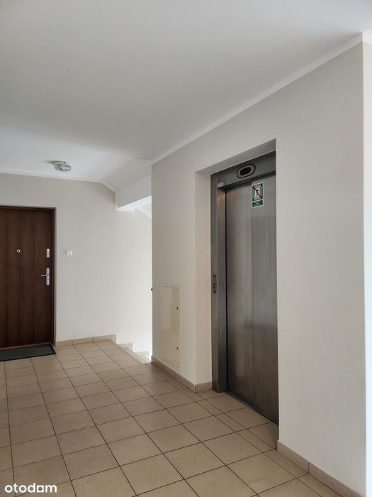 Centrum, 3 pokojowe, winda, balkon, garaż.