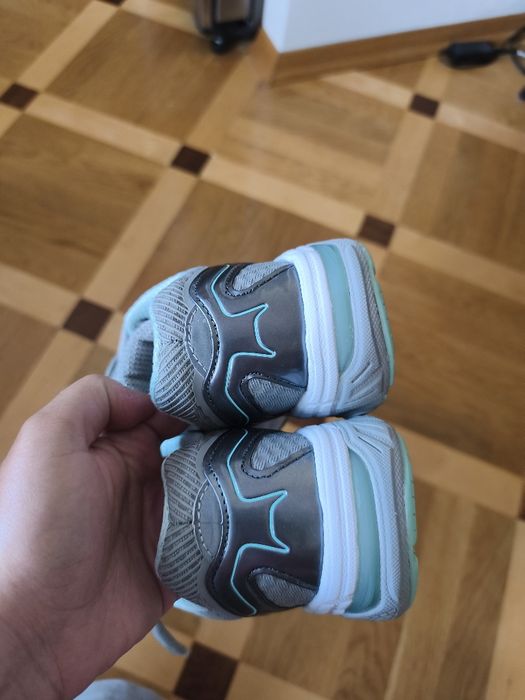 Buty sportowe damskie r.38