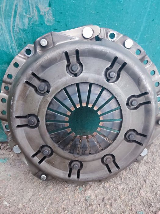 Продам корзину сцепления Ниссан примера p12