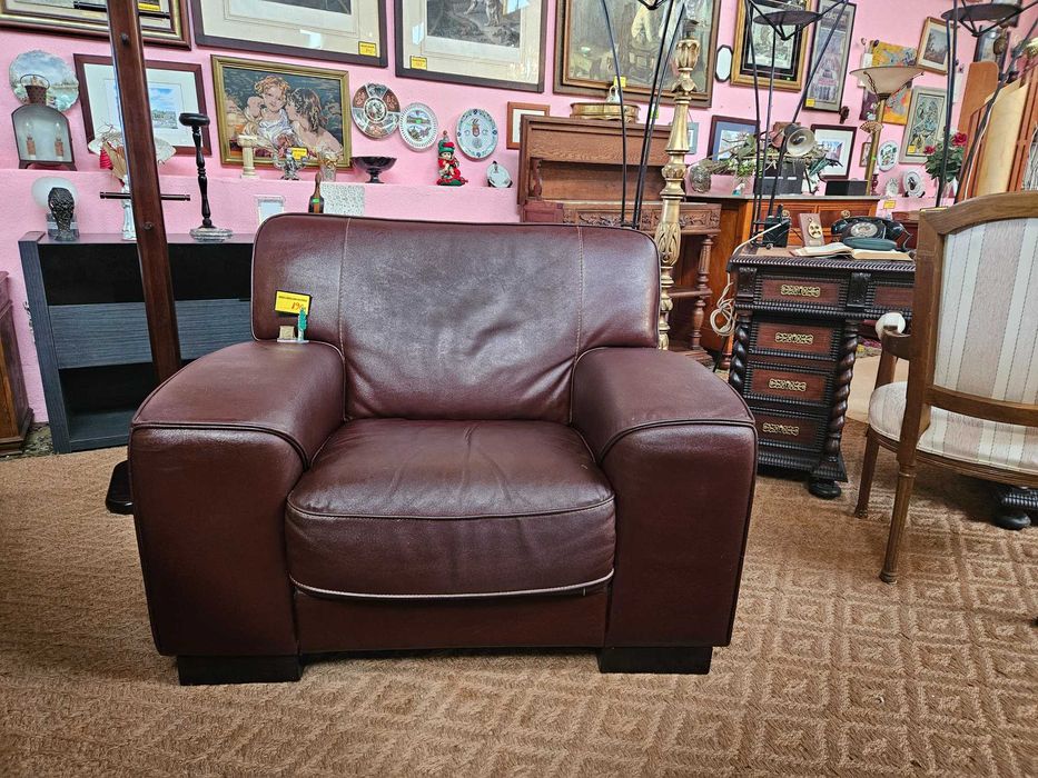 Grande sofá individual em pele - óptimo estado geral