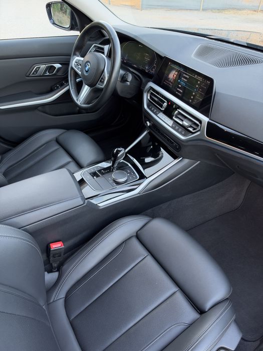 BMW 330e Touring Plug-in Hybrid 292 cv
