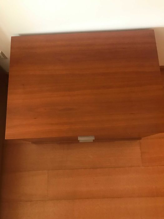 Mesinha de cabeceira