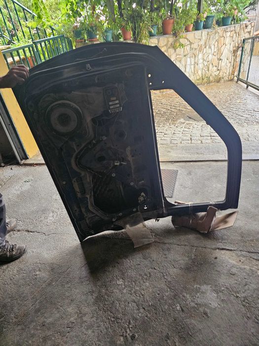Porta direita nissan navara 2.5 2010